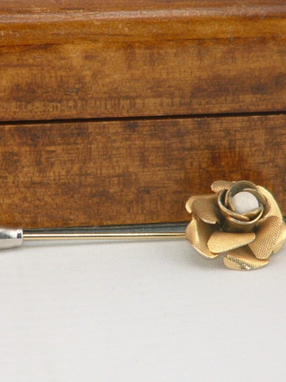 Pre-Owned Vintage Gold & White Rose Brooch Stick Pin